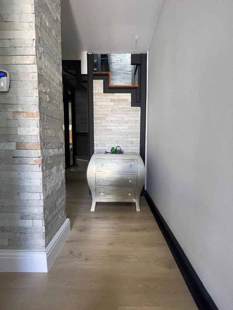 Claremont Bespoke carpentry finishes Skirting and Cornice detailing Plaster detailing Custom Cabinetry Drywall extensions Painting and finishing.11